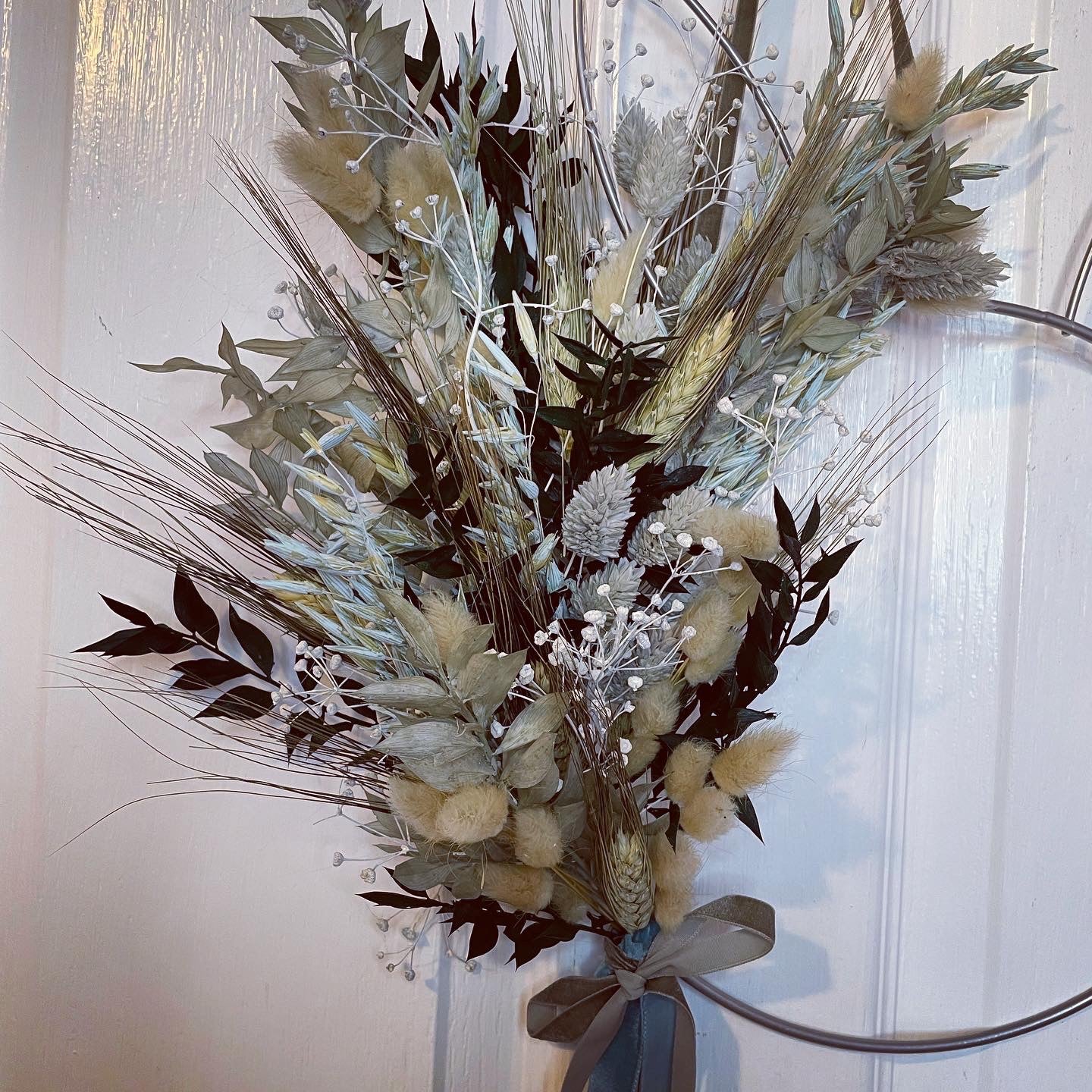 Bunny Metal Wire Wreath β Dried Flowers