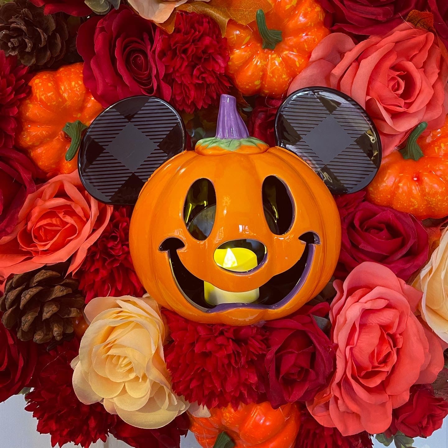Halloween Wreath – Mickey Mouse Pumpkin