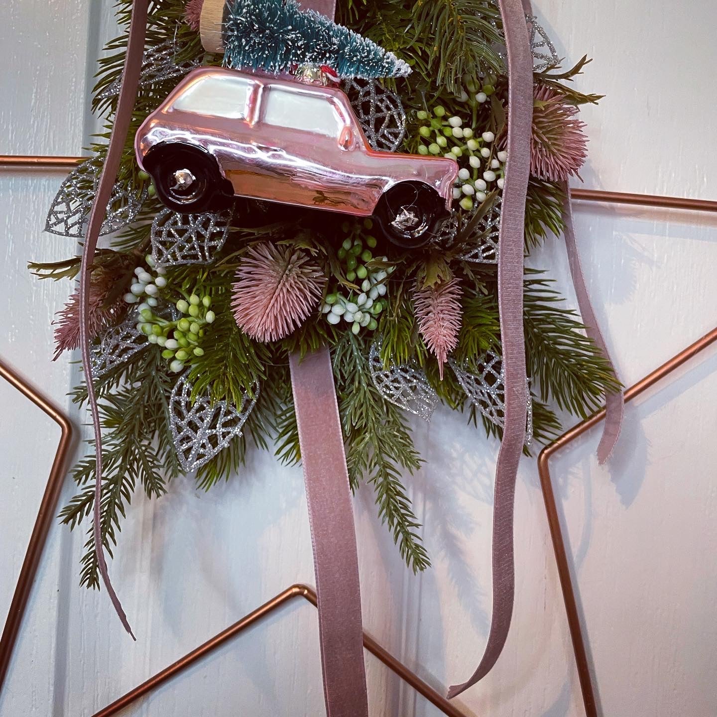 Christmas Floral Star Metal Wire Wreath