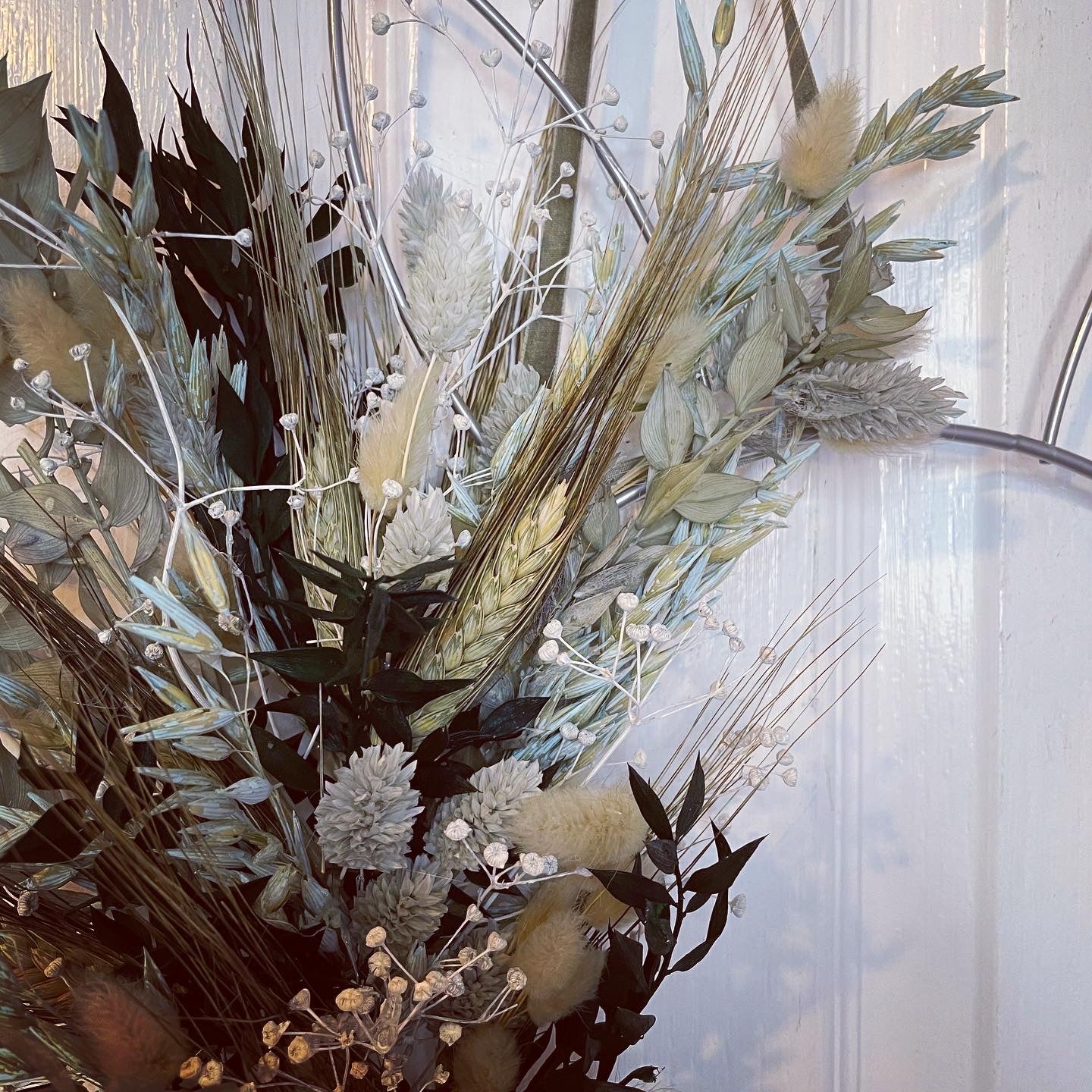 Bunny Metal Wire Wreath β Dried Flowers
