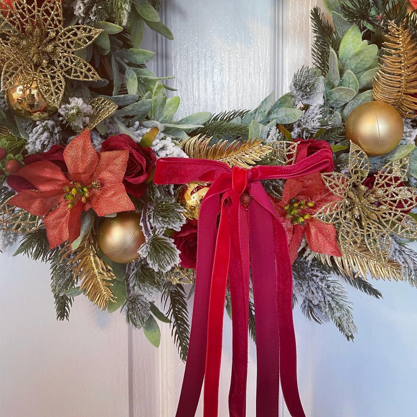 Christmas Floral Wreath – Roses And Poinsettia