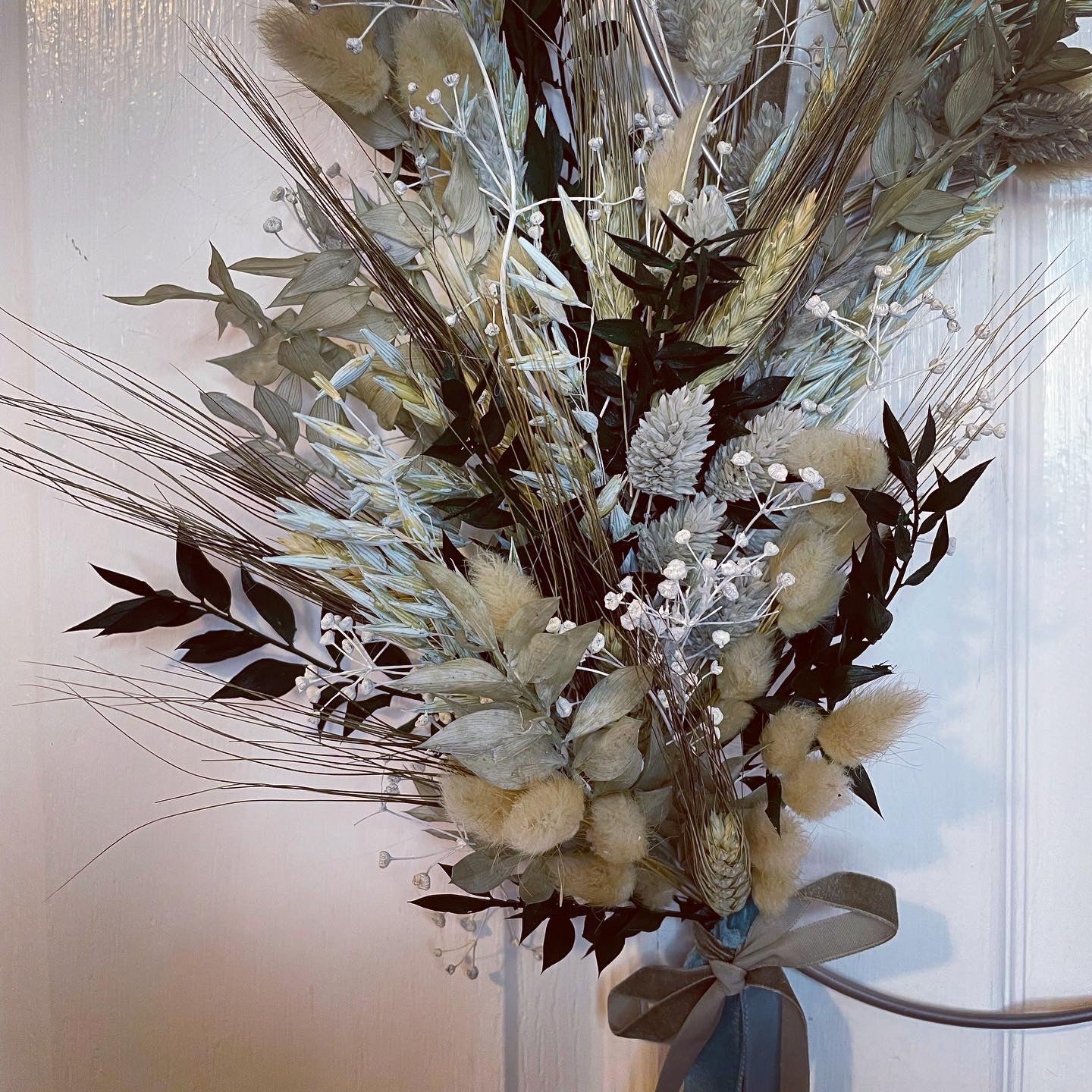 Bunny Metal Wire Wreath β Dried Flowers