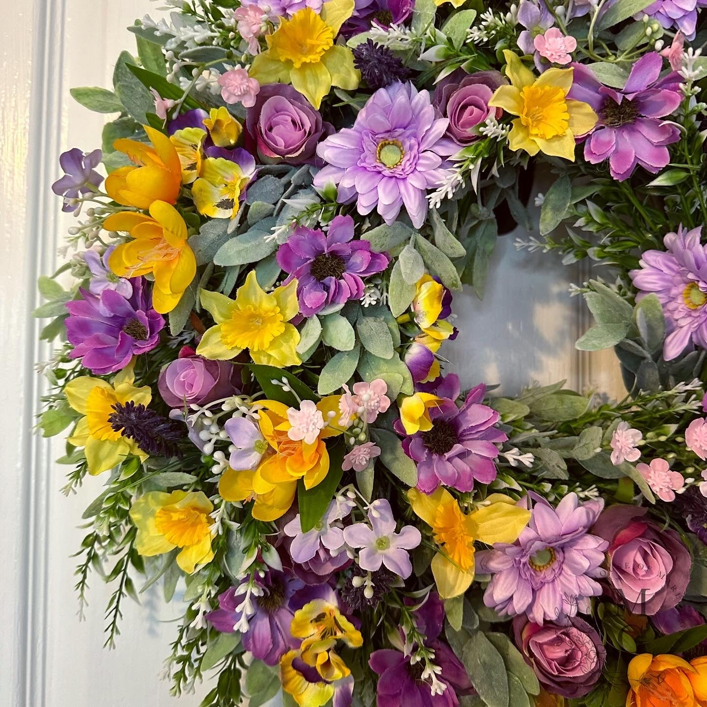 Floral Wreath – Roses And Daffodils